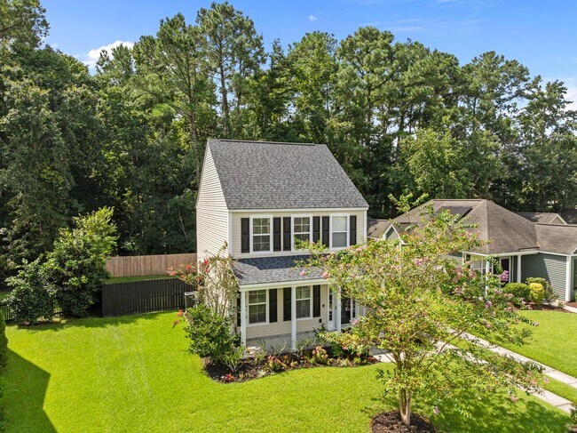 Building Photo - Charming Summerville Rental