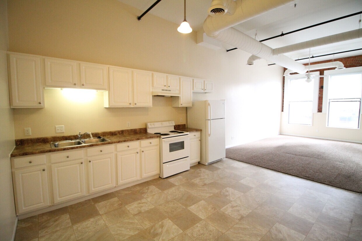 Primary Photo - 1441 5th Ave