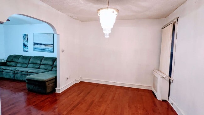 Building Photo - 103 W Spencer Ave