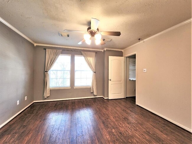 Foto del edificio - 7407 Hollister Ridge