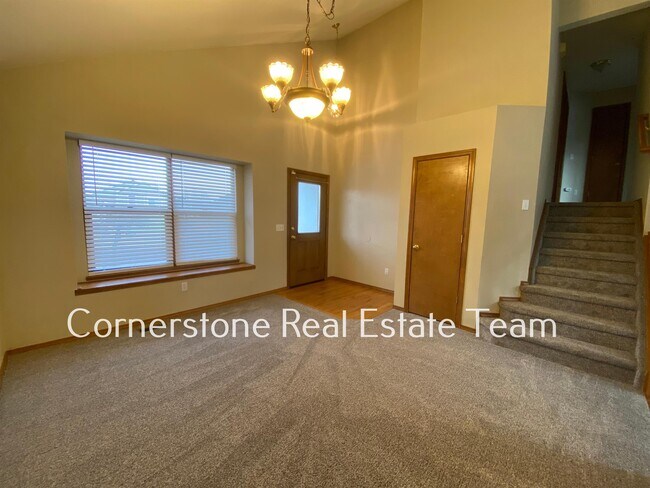 Foto del edificio - 1345 Coolcrest Dr