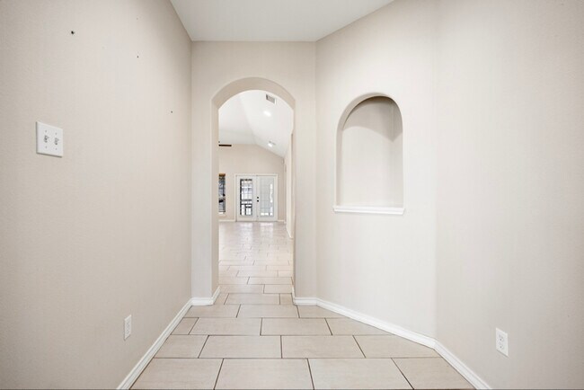 Building Photo - 2529 Windrose Dr