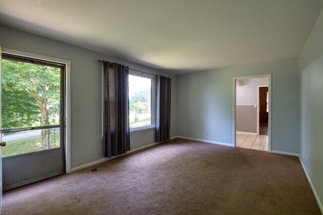 Building Photo - 1019 Norcross Dr