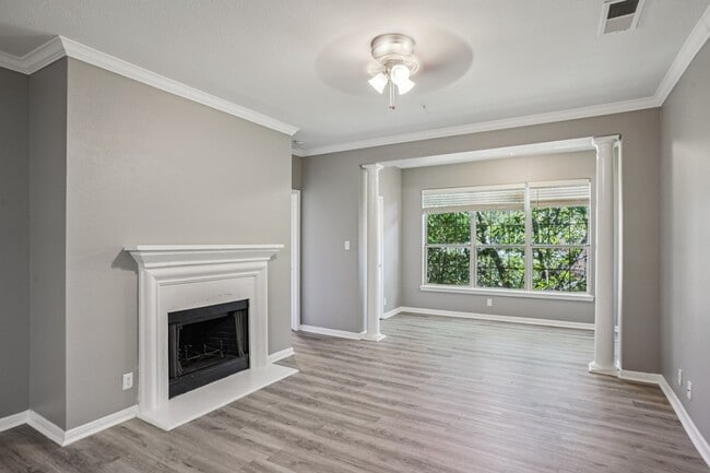 Foto del edificio - Bridford Lake Apartments