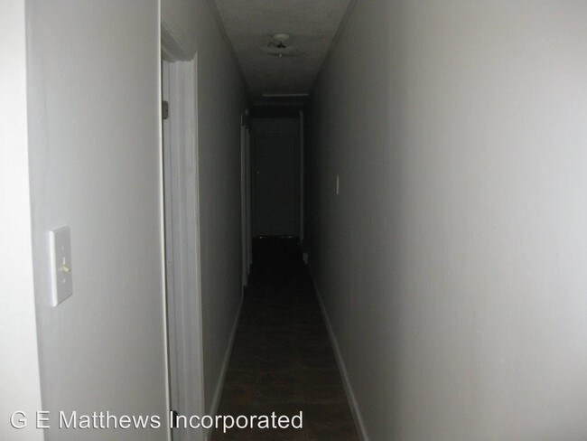 Building Photo - 677 Pegram St
