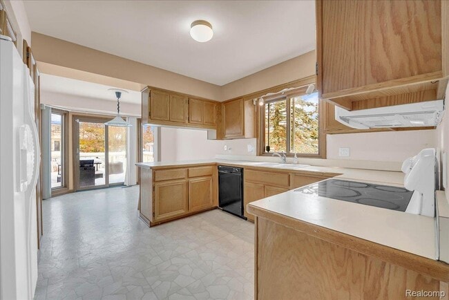 Building Photo - 249 E Silverbell Rd