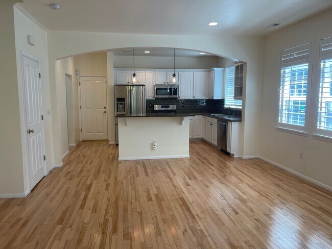 Foto del edificio - Well maintained 3bd Issaquah Highlands Tow...