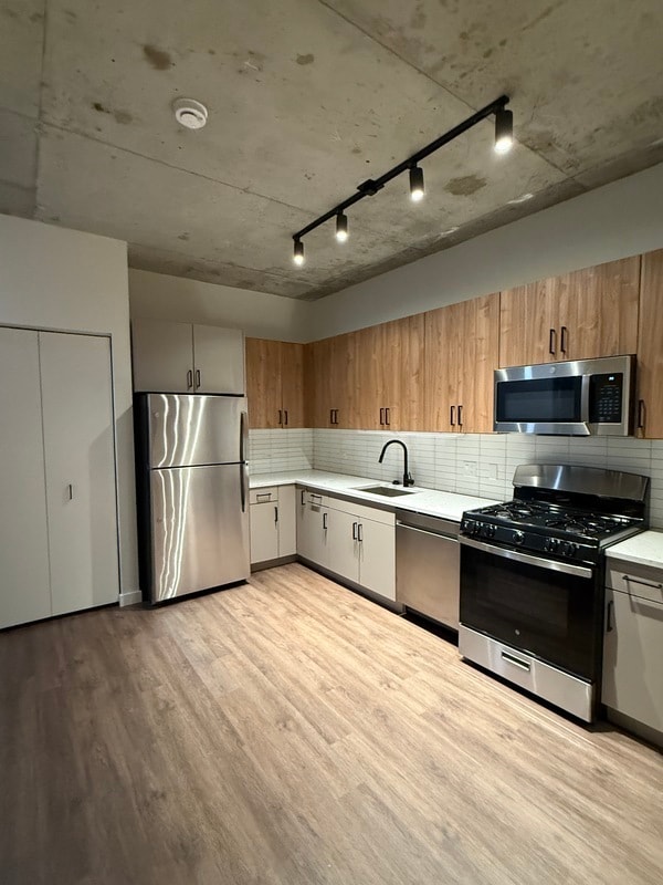 Photo - 359 W Chicago Ave Apartment