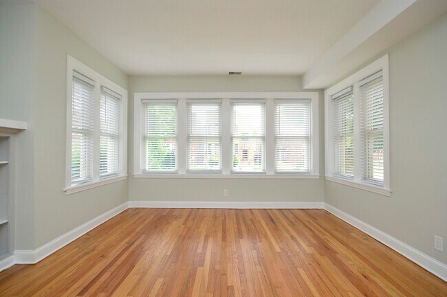 Foto del edificio - 5904 N Fairfield Ave