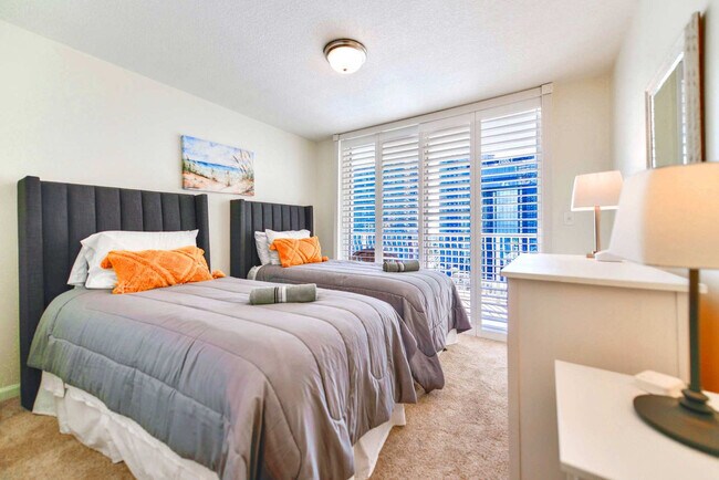 Foto del edificio - 1 SE 12th St