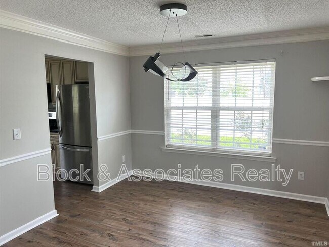 Building Photo - 5013 Marathon Ln