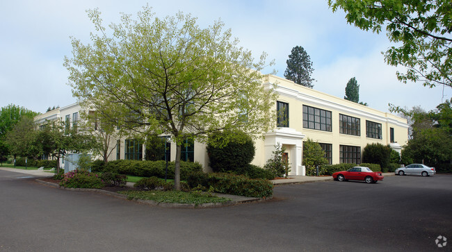 Building Photo - Lincoln School Condos