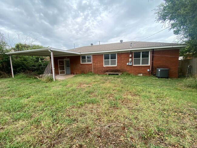 Building Photo - 4 bedroom House in Del City