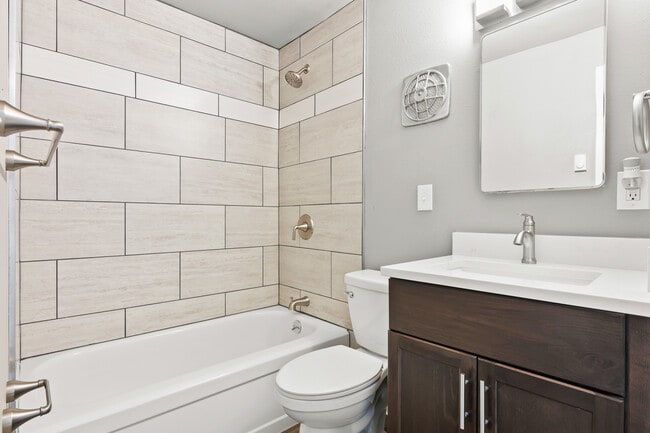 Foto del edificio - White Rock Apartments