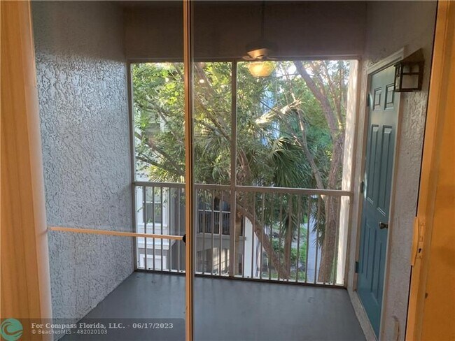 Foto del edificio - 5521 Legacy Crescent Pl