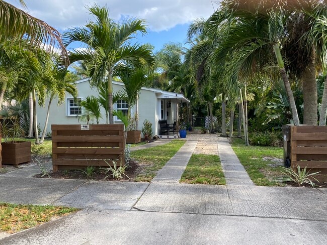 View from the street - 946 Ardmore Rd