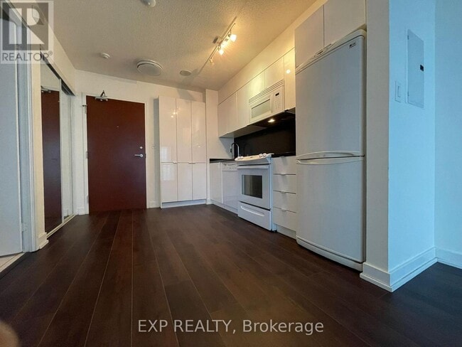 Photo du bâtiment - 15 Iceboat Terr