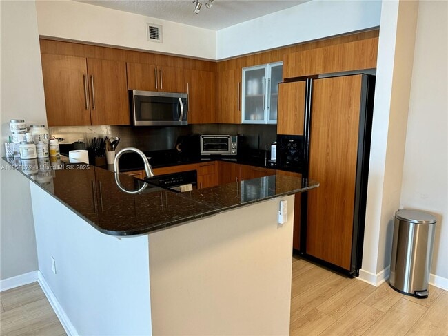 Building Photo - 335 S Biscayne Blvd
