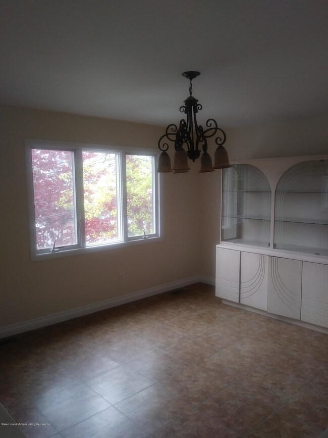 Building Photo - 24 Rhett Ave