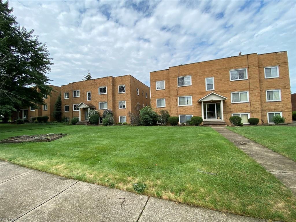 Foto del edificio - 6402 Ridge Rd