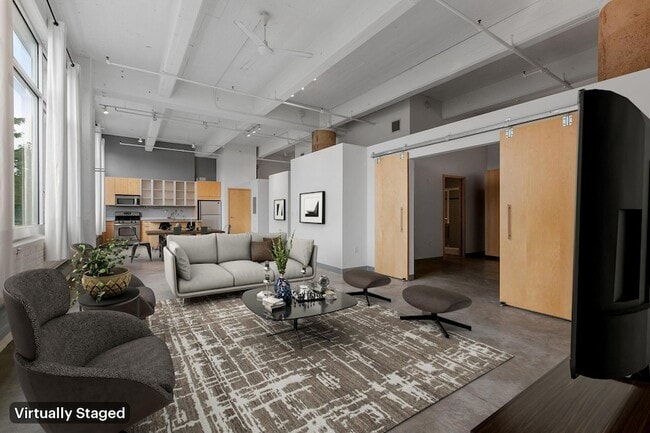 Building Photo - 700 N Washington Ave