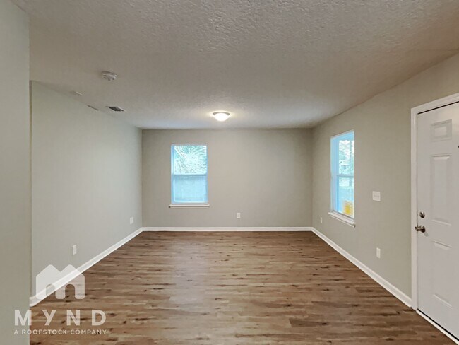 Foto del edificio - 3055 Dignan St