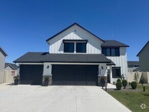 Building Photo - 13588 S Woodwind Ave