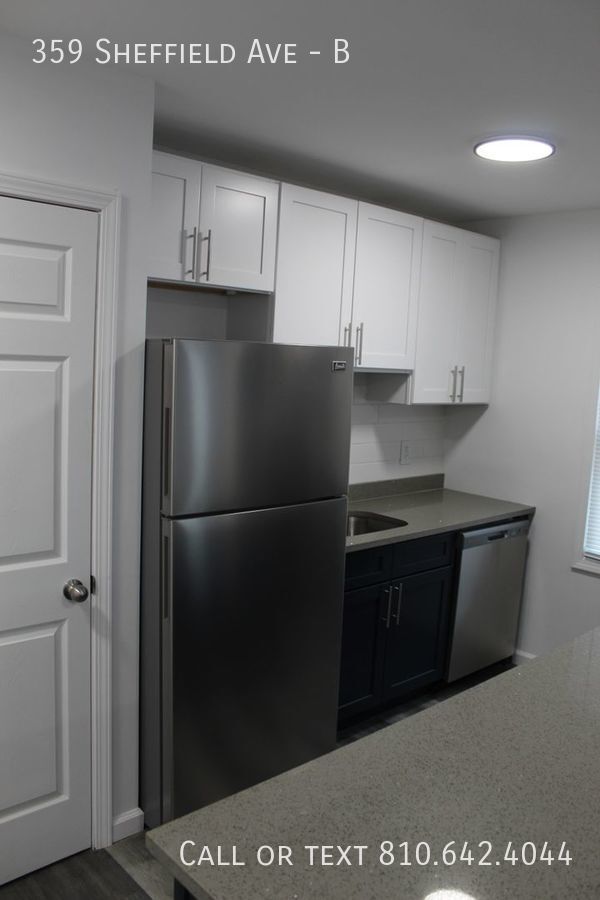 Building Photo - RENOVATED, GRANITE COUNTERTOPS, STAINLESS ...