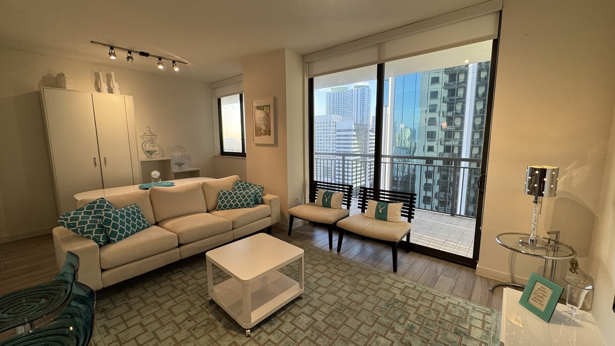Foto principal - 999 SW 1st Ave