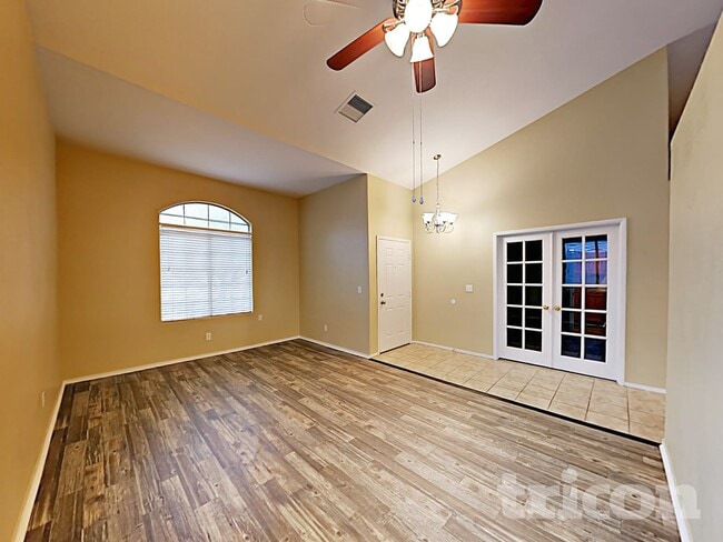 Building Photo - 610 Largo Azul Ave