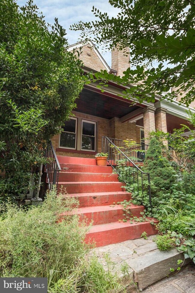Building Photo - 3232 Walbridge Pl NW