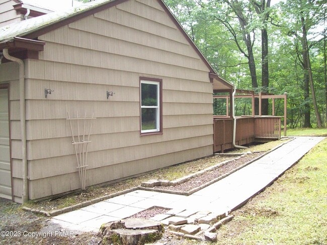 Building Photo - 139 Trinity Hill Rd