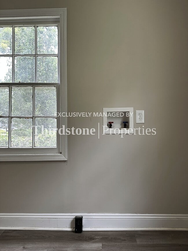 Building Photo - 927 SARANAC ST, JACKSONVILLE, FL 32254