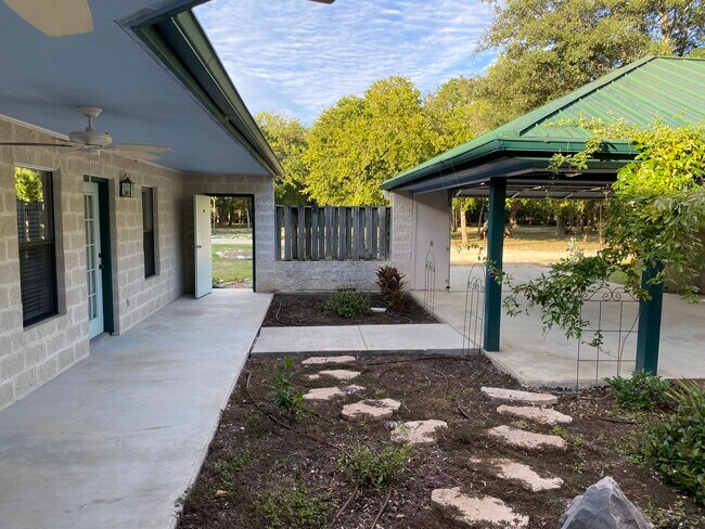 Building Photo - 127 Buffalo Gap