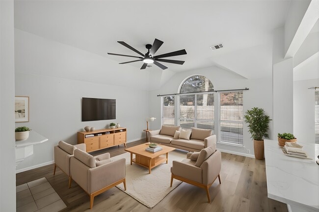 Foto del edificio - 19134 Milloak Dr