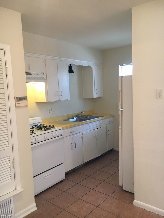 Building Photo - 1 br, 1 bath  - 5213 Joe Sayers Ave
