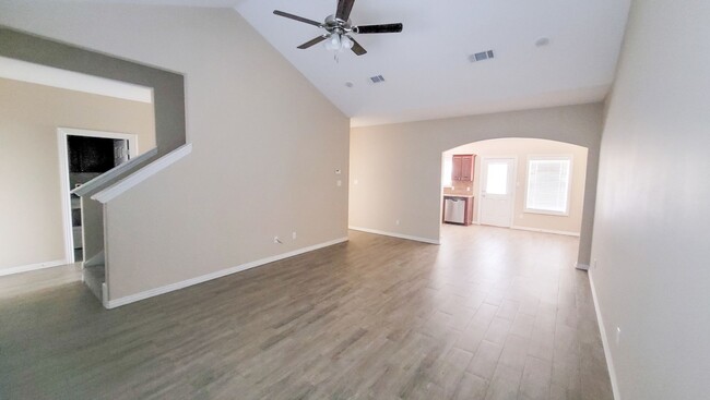 Foto del edificio - Beautiful townhome in Chaffee Crossing.   ...