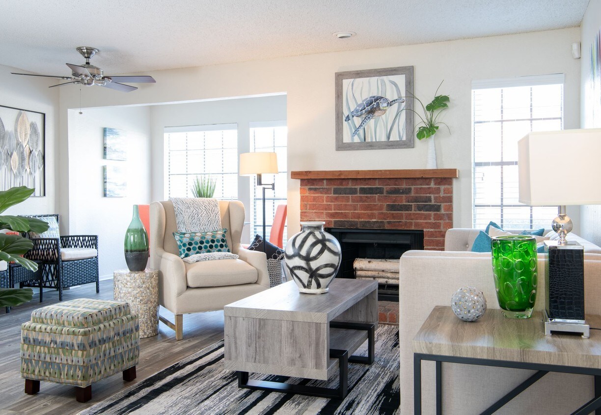 Bandera Ranch Apartments Rentals in Euless at 1881 Airport Fwy Euless