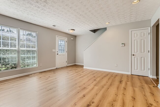 Building Photo - 2 Story Townhome - Housing Choice Accepted