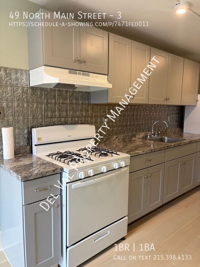 Foto del edificio - 49 N Main St