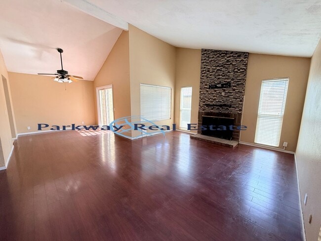 Foto del edificio - 2252 Durasno Ln
