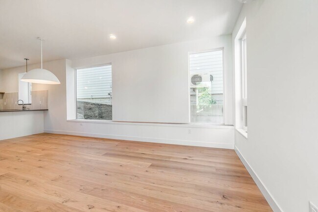 Foto del edificio - Brand New Construction! 2 Bedroom 2.5 Bath...