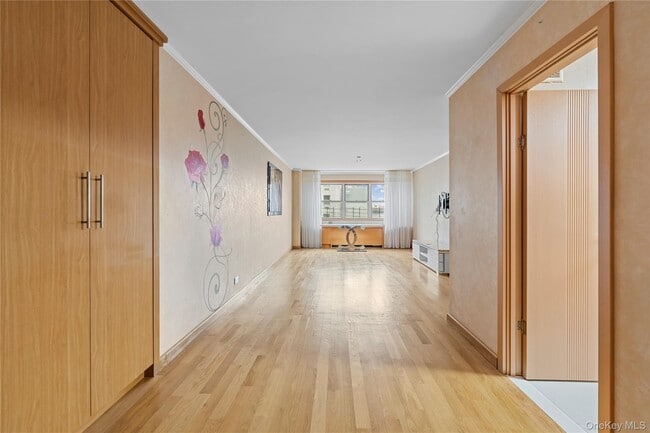 Foto del edificio - 102-10 66th Rd