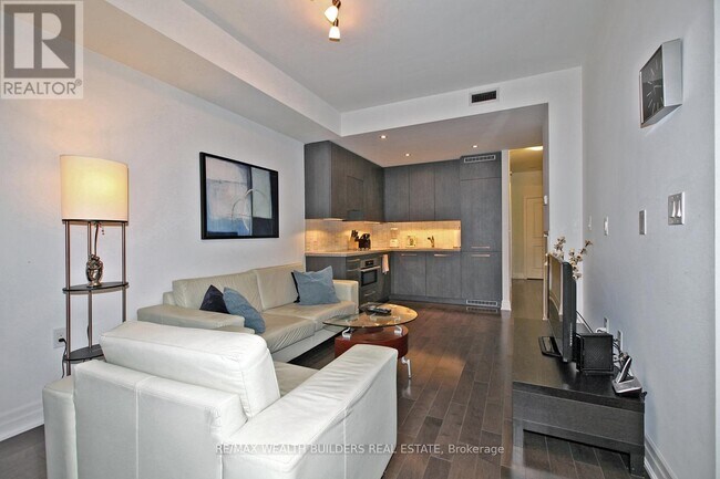 Photo du bâtiment - 8 The Esplanade