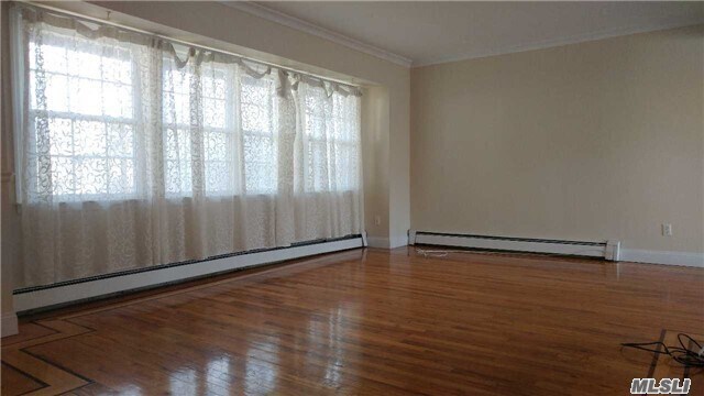 Foto del edificio - 73 Maplewood Rd