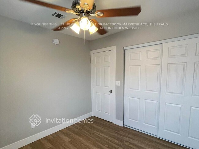 Foto del edificio - 3416 Summersprings Dr