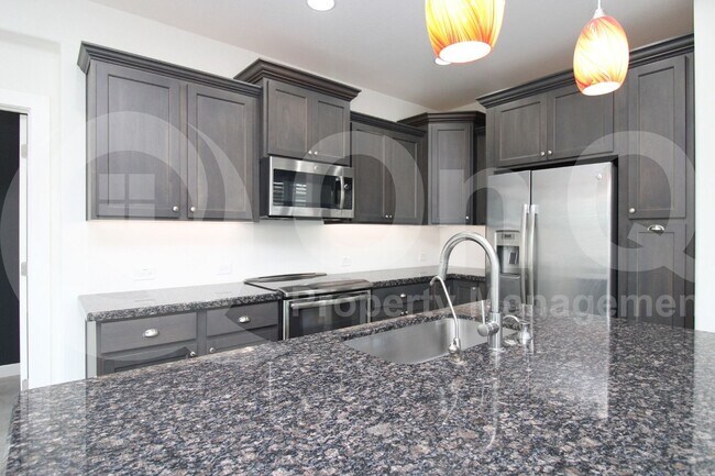 Foto del edificio - 880 E Verde Blvd