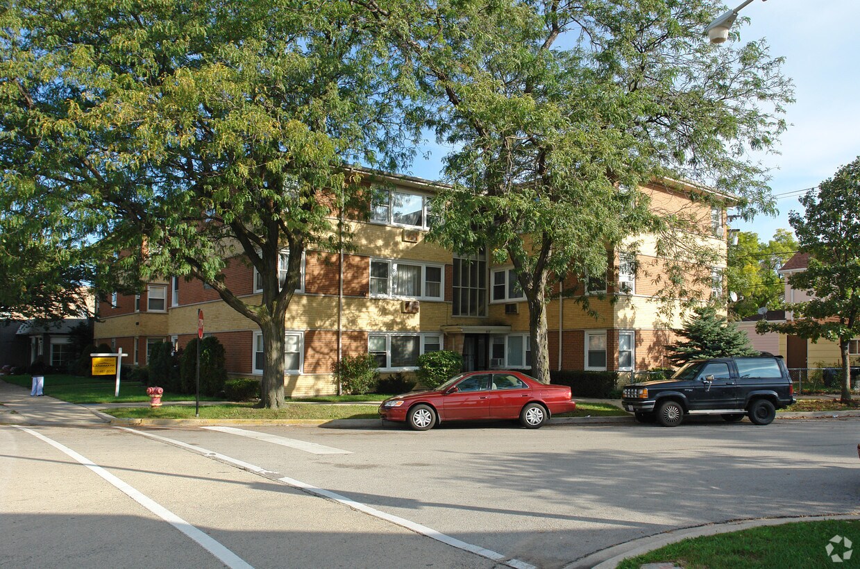 6110 W Peterson Ave, Chicago, IL 60646 Apartments in Chicago, IL