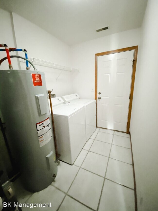 Foto del edificio - 2 br, 2 bath House - 2367 Edison Drive
