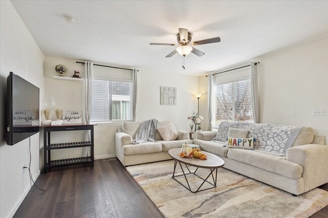 Foto del edificio - 5155 Golden Eagle Pky